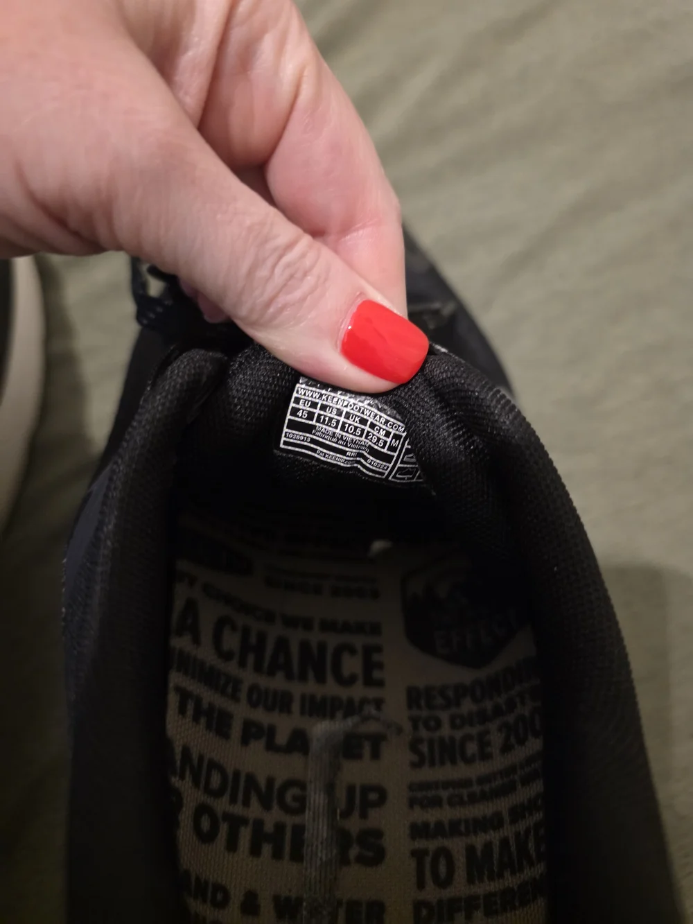 Keen Men's Black and White Athletic Sneakers